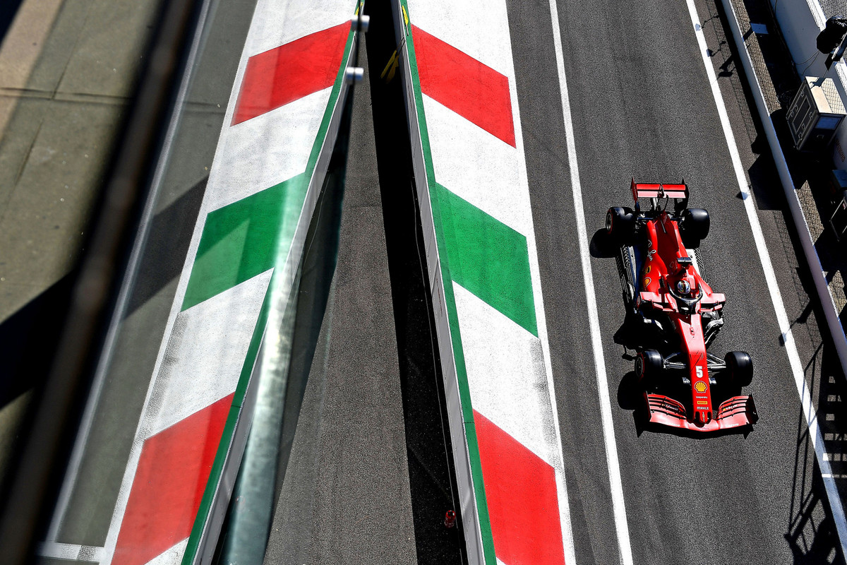 J. Villeneuve‘as: „Ferrari“ galėjo būti šių dienų „Mercedes“