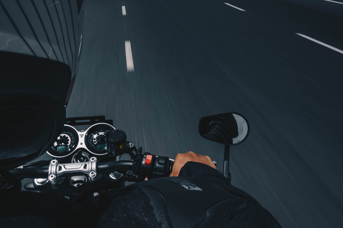 B kategoriją turintiems asmenims Lietuvoje norima leisti vairuoti ir galingesnius motociklus