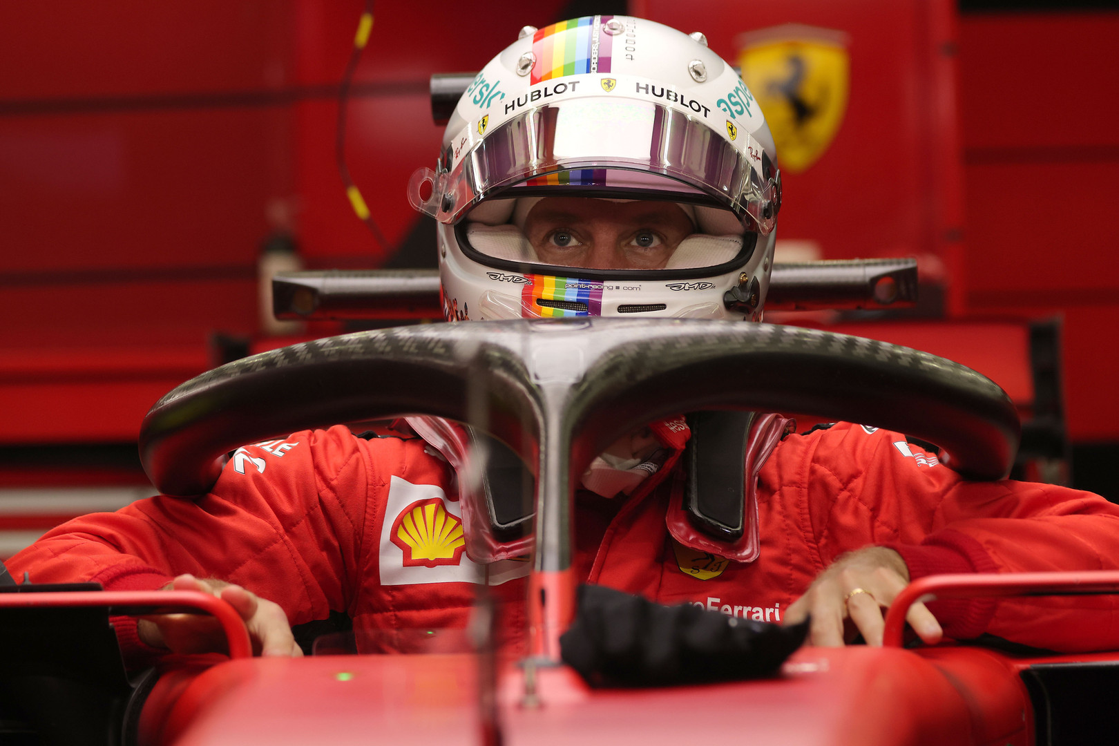 S. Vettelis: „Ferrari“ lenktynėse turės būti „gudri kaip lapė“
