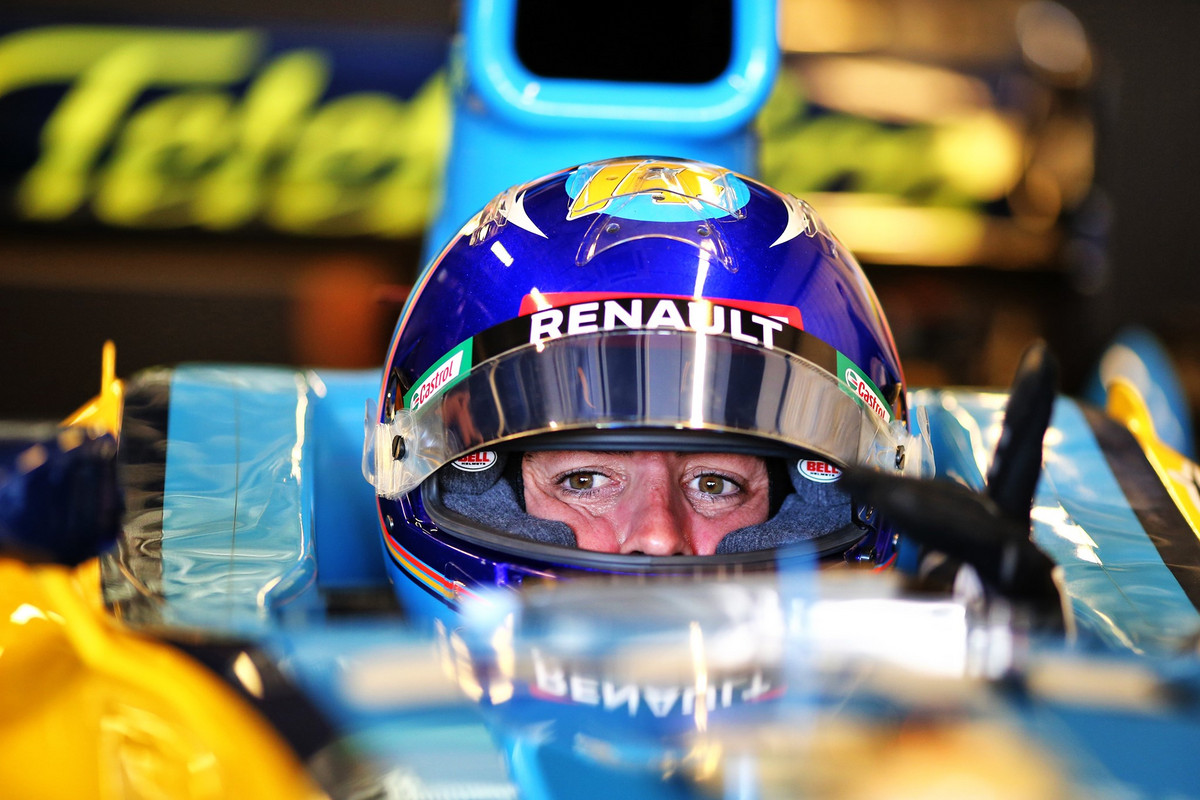 F. Alonso: svajoju užlipti ant podiumo kartu su C. Sainzu