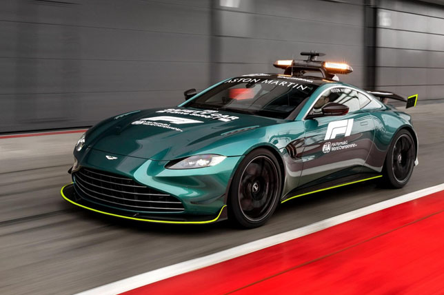 Pristatytas „Aston Martin“ saugos automobilis