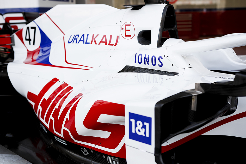 2022 m. „Haas“ automobilis įveikė avarijos testus