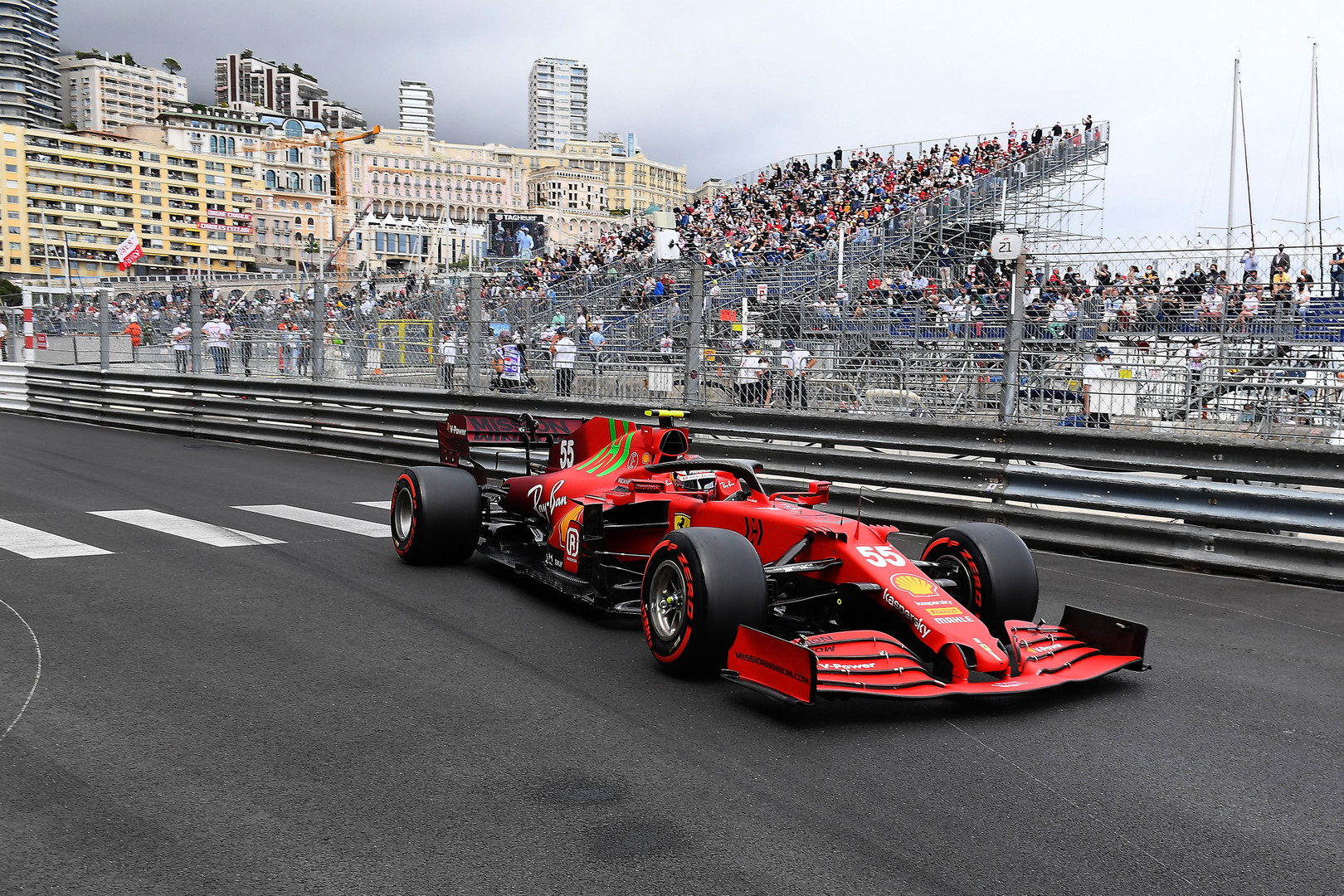 C. Sainzas paaiškino „Ferrari“ pajėgumą Monake