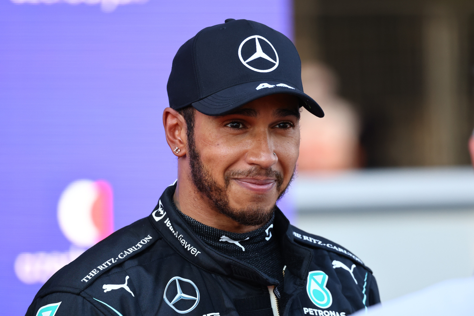 Lewisas Hamiltonas sutiko susimažinti atlyginimą