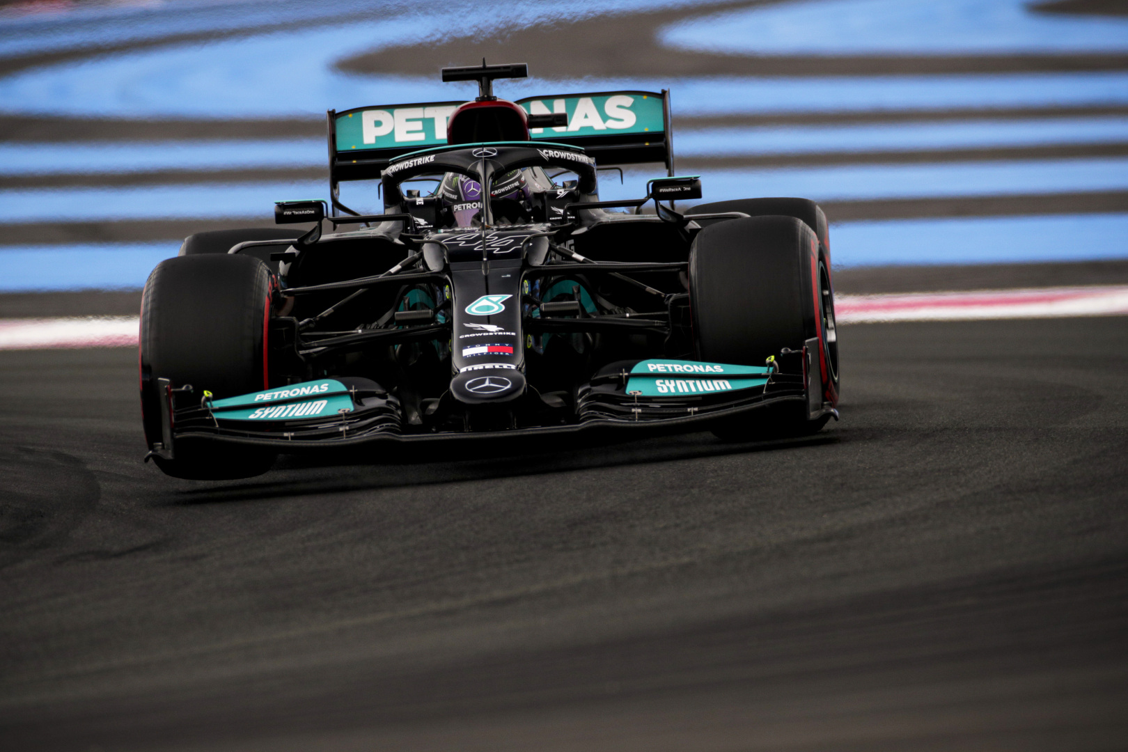 FIA susidomėjo „Mercedes“ bolido priekiniu sparnu?