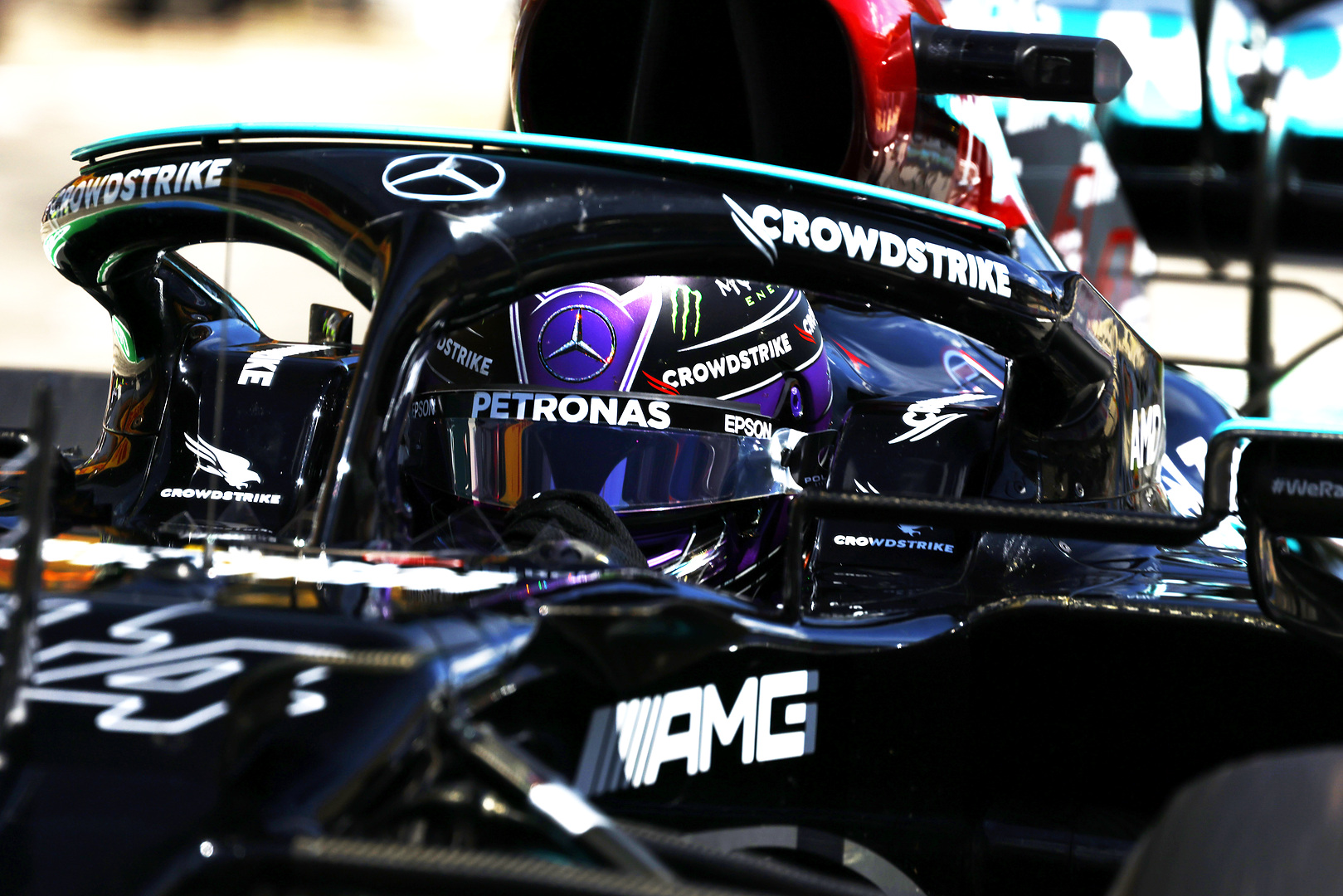 R. Brawnas: „Mercedes“ ekipai ir L. Hamiltonui titulai vis dar pasiekiami