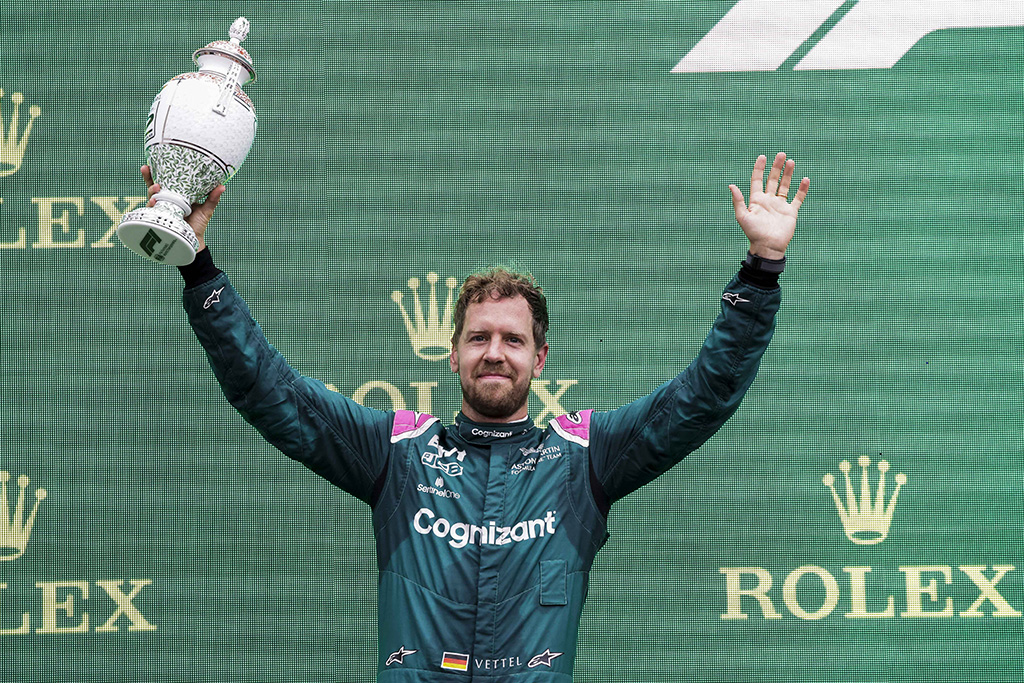 Oficialu: S. Vettelis ir L. Strollas toliau gins „Aston Martin“ garbę
