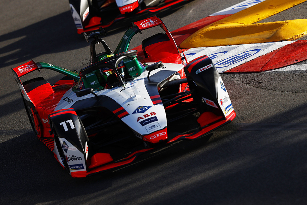 FE. Berlyne surengtose lenktynėse triumfavo L. di Grassi