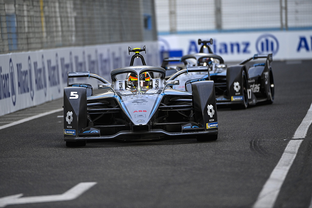 FE. 2022 m. „Mercedes“ greičiausiai pasitrauks iš „Formulės-E“