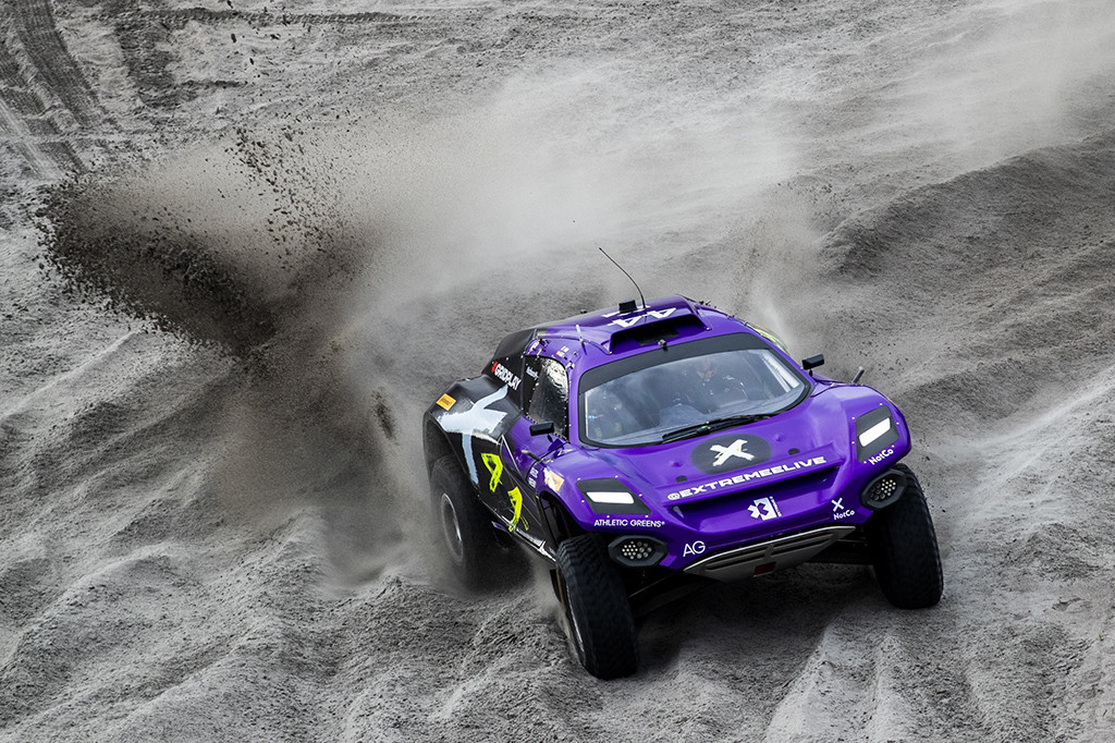Extreme E. Pusfinaliuose - X44 ir „Andretti“ komandų pergalės