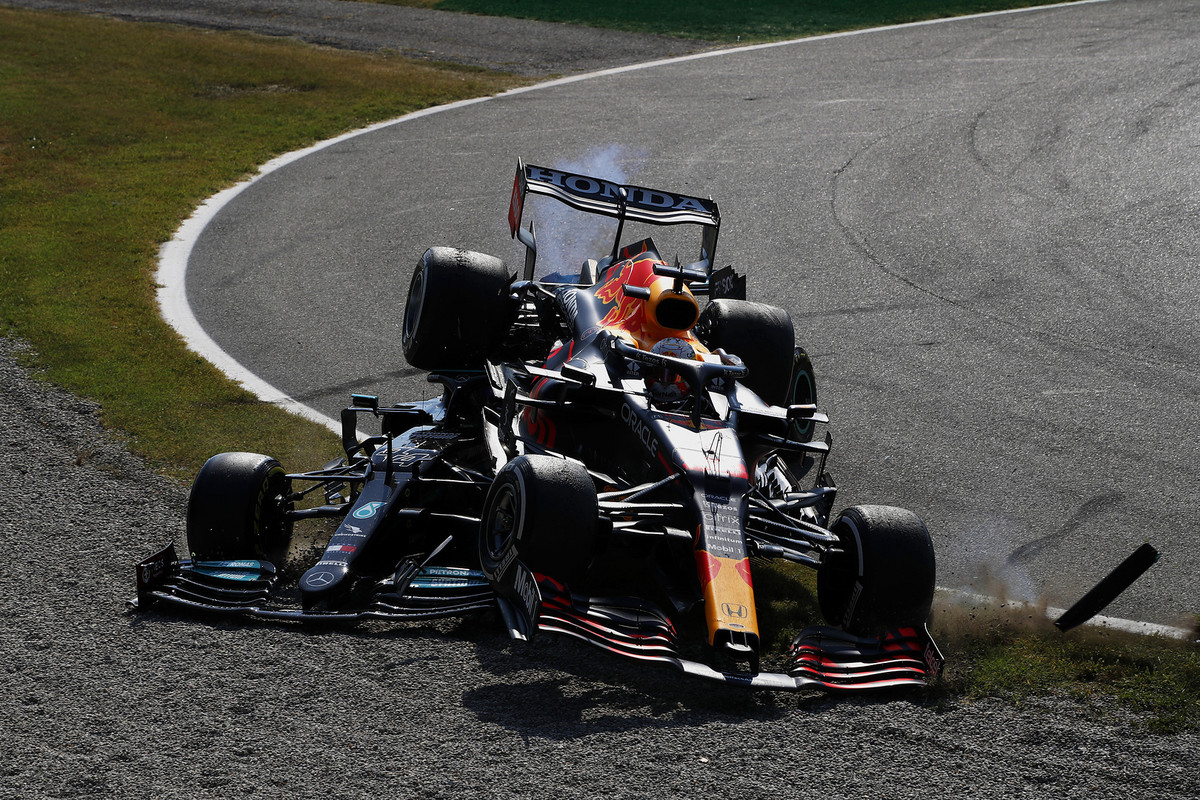 F. Alonso: L. Hamiltono ir M. Verstappeno susidūrimas - lenktyninis incidentas