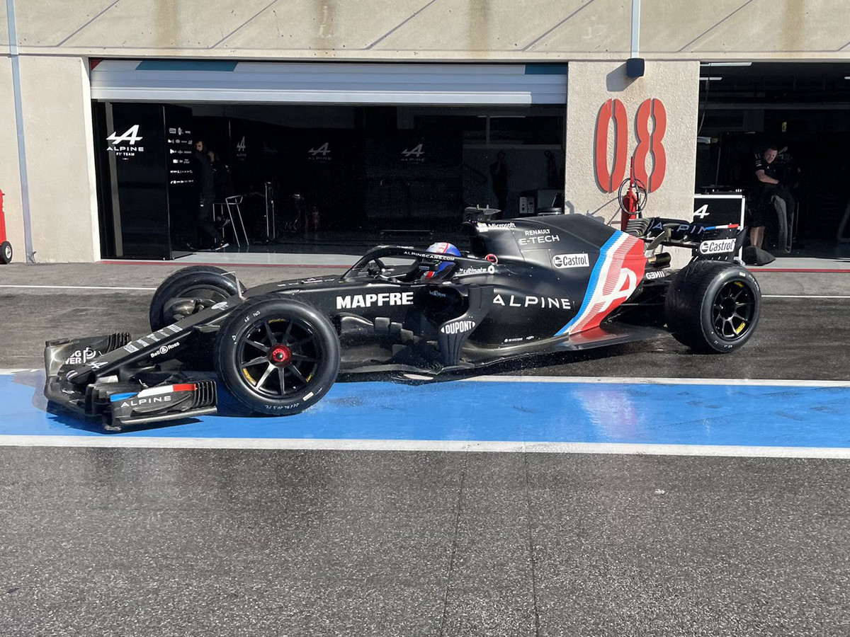 D. Kvyatas užbaigė „Pirelli“ padangų bandymus