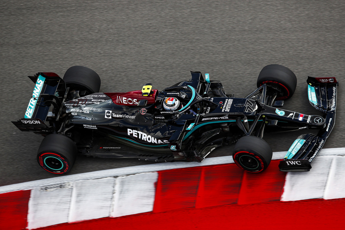 V. Bottas tikisi likusiuose etapuose išvengti starto pozicijų baudų
