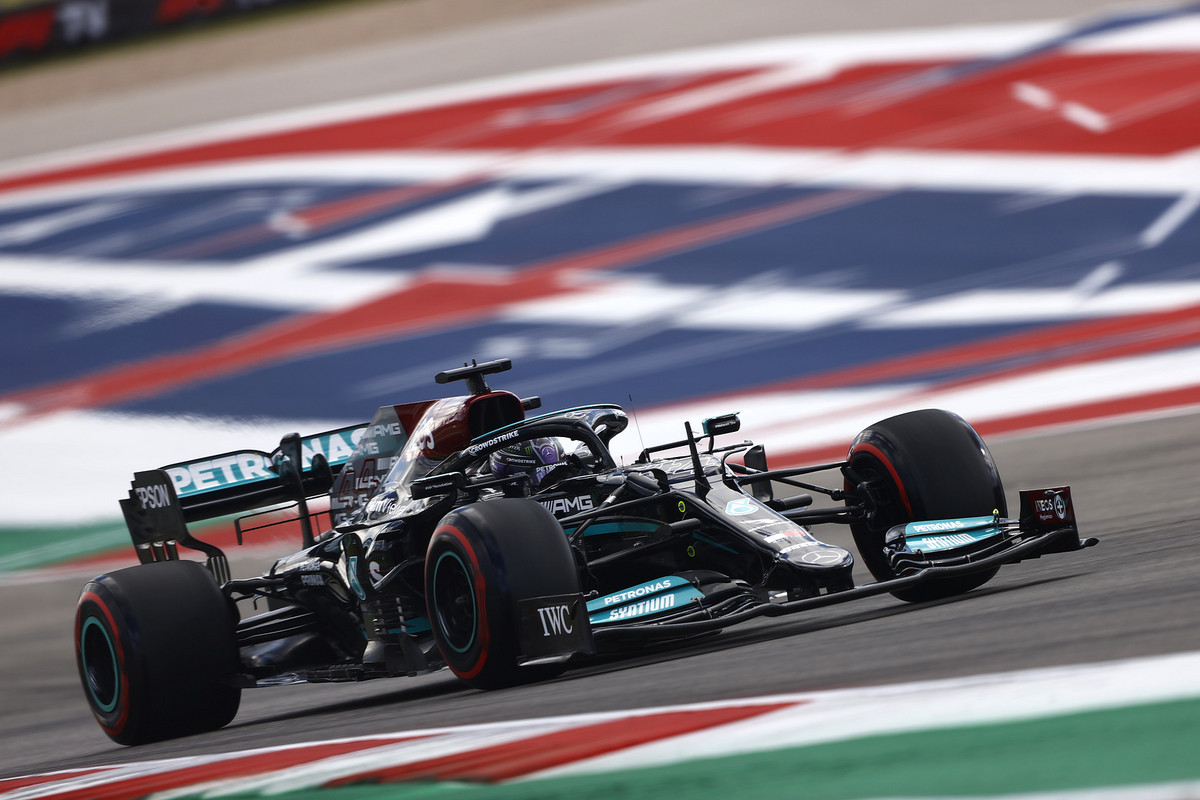 „Mercedes“: nebaigtos lenktynės dėl gedimo prilygtų katastrofai