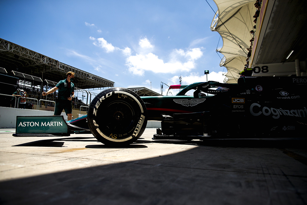 „Pirelli“ lenktynėse tikisi dviejų sustojimų