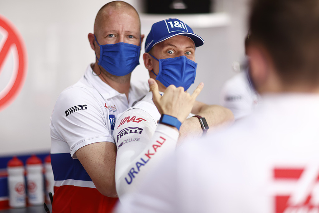 FIA keičia Covido taisykles