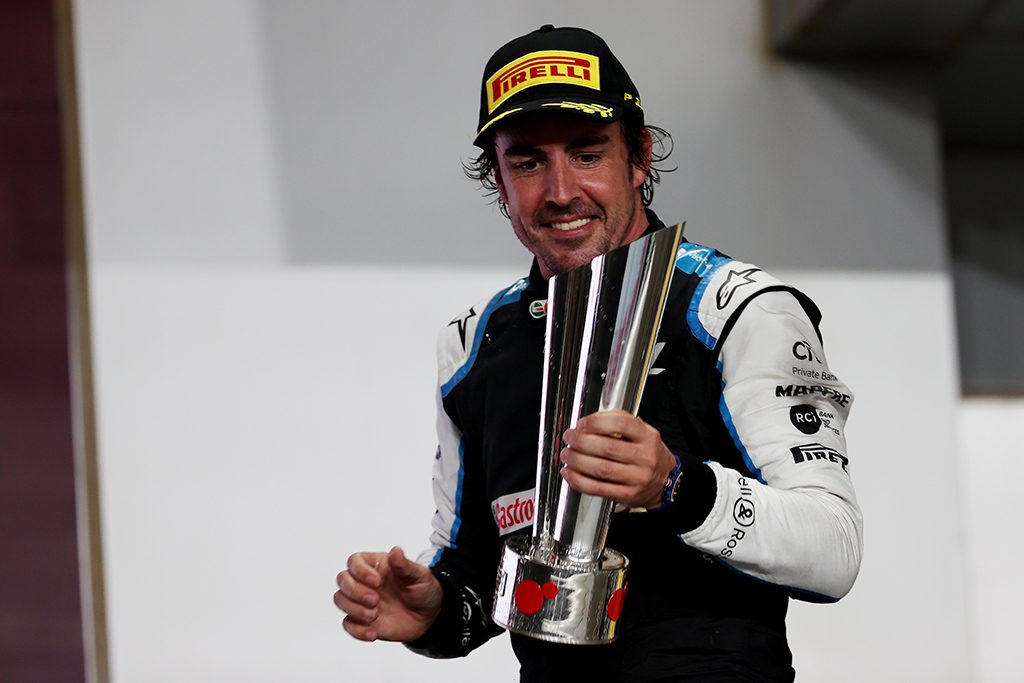 Oficialu: S. Vettelį „Aston Martin“ gretose pakeis F. Alonso