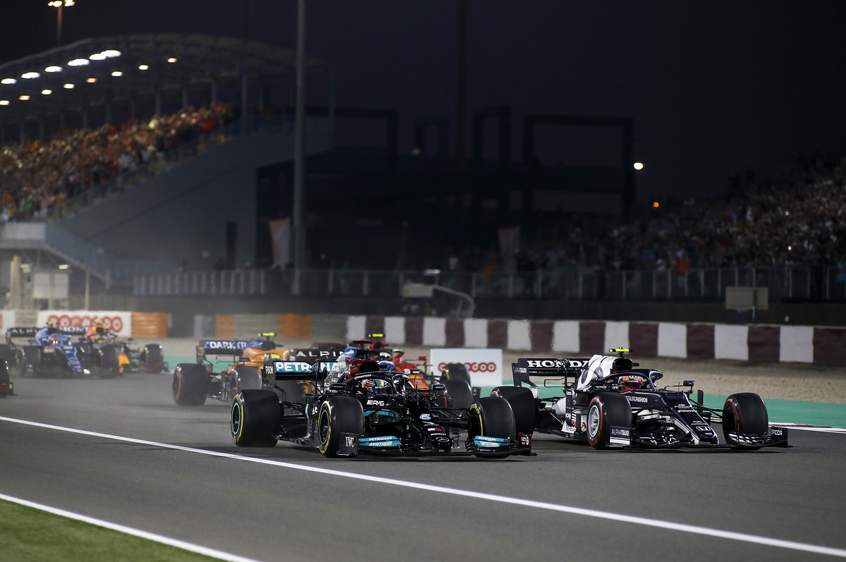 M. Lauda: „Red Bull“ turi sureaguoti