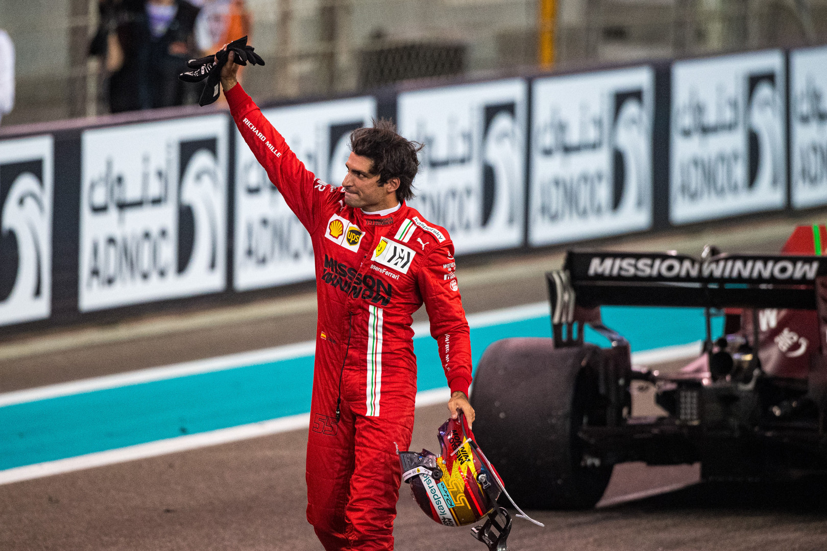 „Ferrari“ ir C. Sainzas nesutaria dėl naujojo kontrakto trukmės