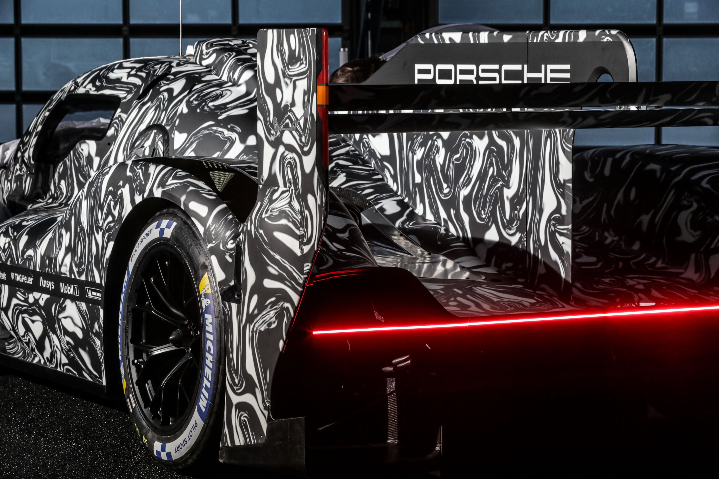 Internete išplatinti pirmieji „Porsche“ LMDh prototipo vaizdai
