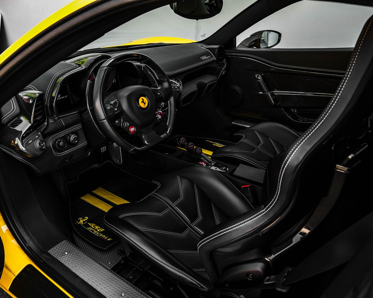 Kiek praėjusiais metais iš automobilių pardavimų uždirbo „Ferrari“?