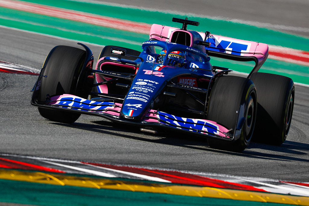 F. Alonso pašiepė „Ferrari“: jie visada priima keistus sprendimus