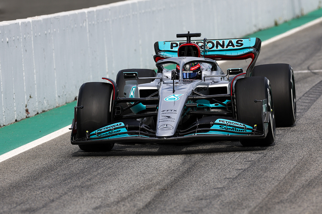 „Mercedes“ rengia daug naujienų Bahreinui