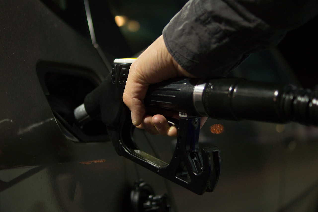 Bloga žinia vairuotojams: benzino kaina Lietuvoje – didžiausia šiais metais