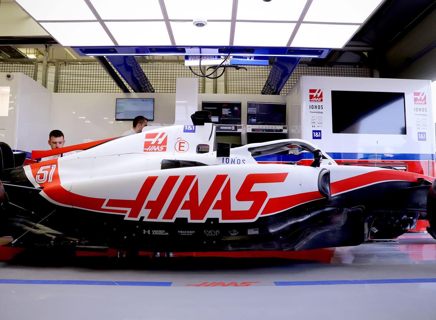 Kelios komandos prašo patikrinti „Haas“ ir „Ferrari“