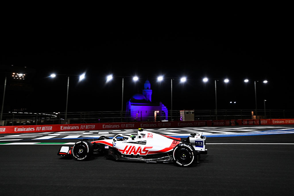 Į avariją patekęs M. Schumacheris nestartuos Saudo Arabijos GP lenktynėse