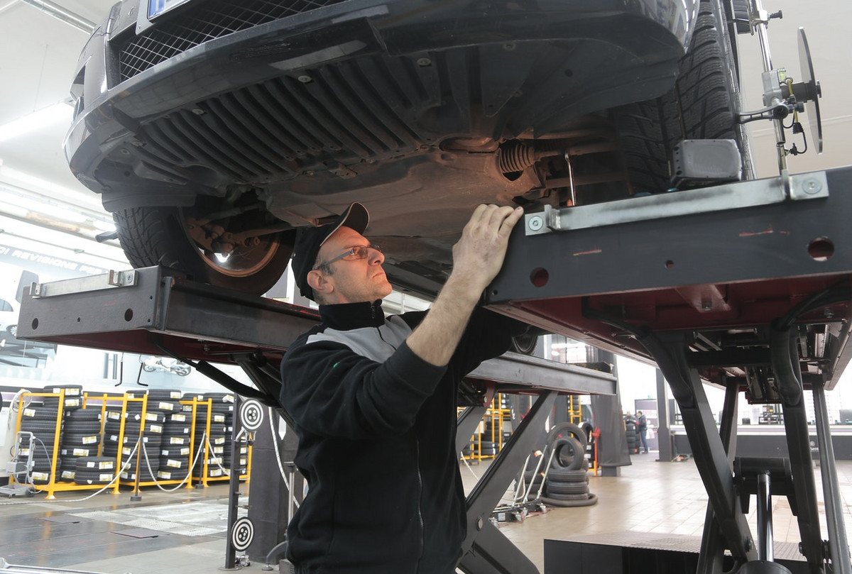 Nuo vasaros brangs automobilių techninė apžiūra