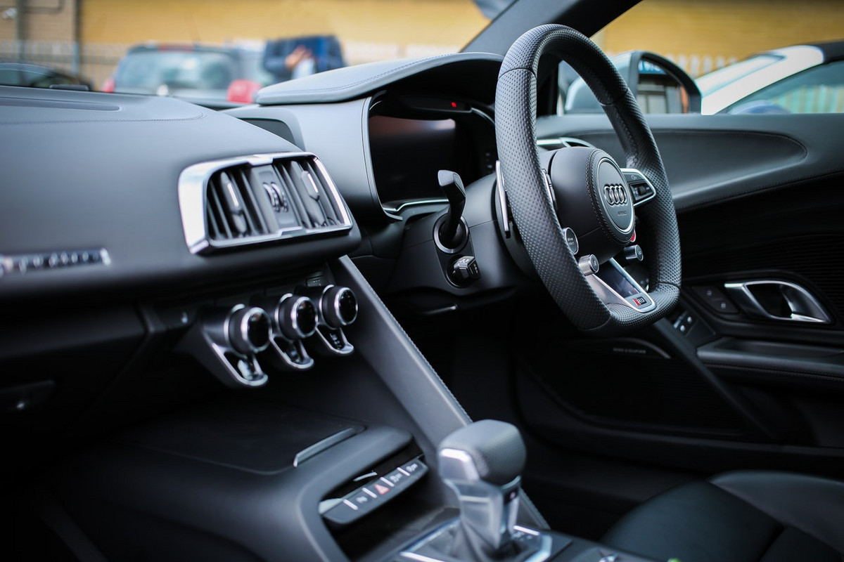 Sužinokite, kaip statyti automobilius pajūryje, kad nepažeistumėte aplinkosauginių reikalavimų