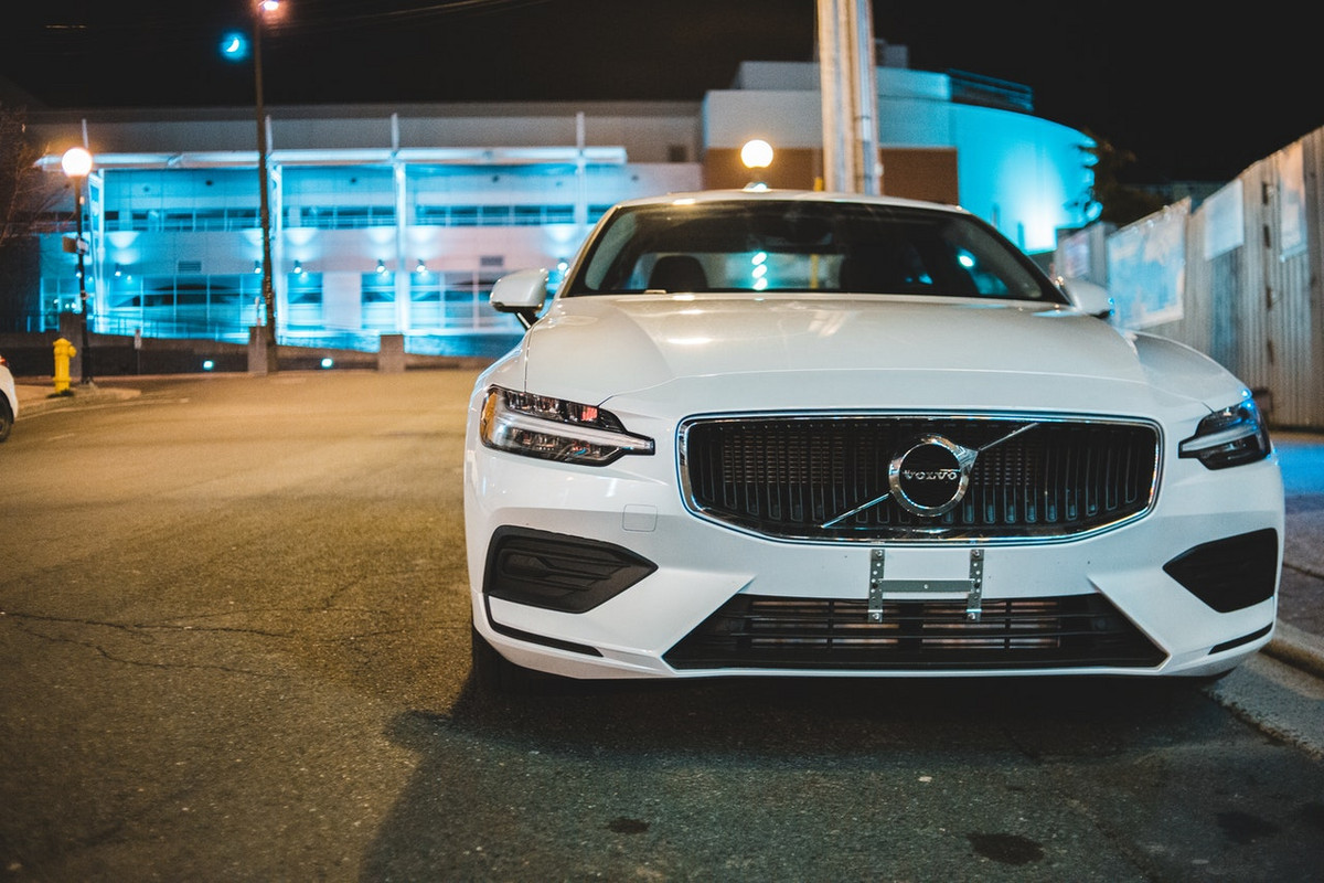 „Volvo Cars“ pardavimai balandžio mėnesį sumažėjo 25%