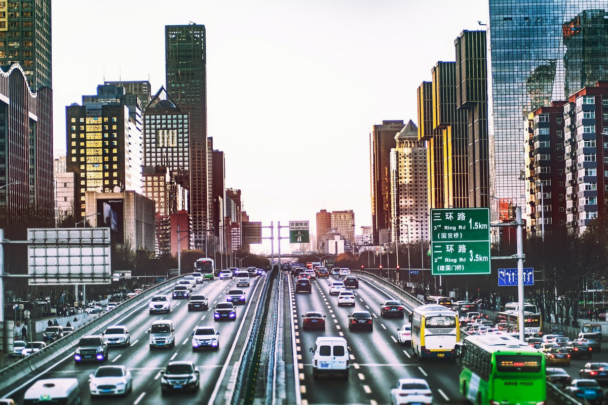 Naujų automobilių pardavimai Europoje ir vėl sumažėjo