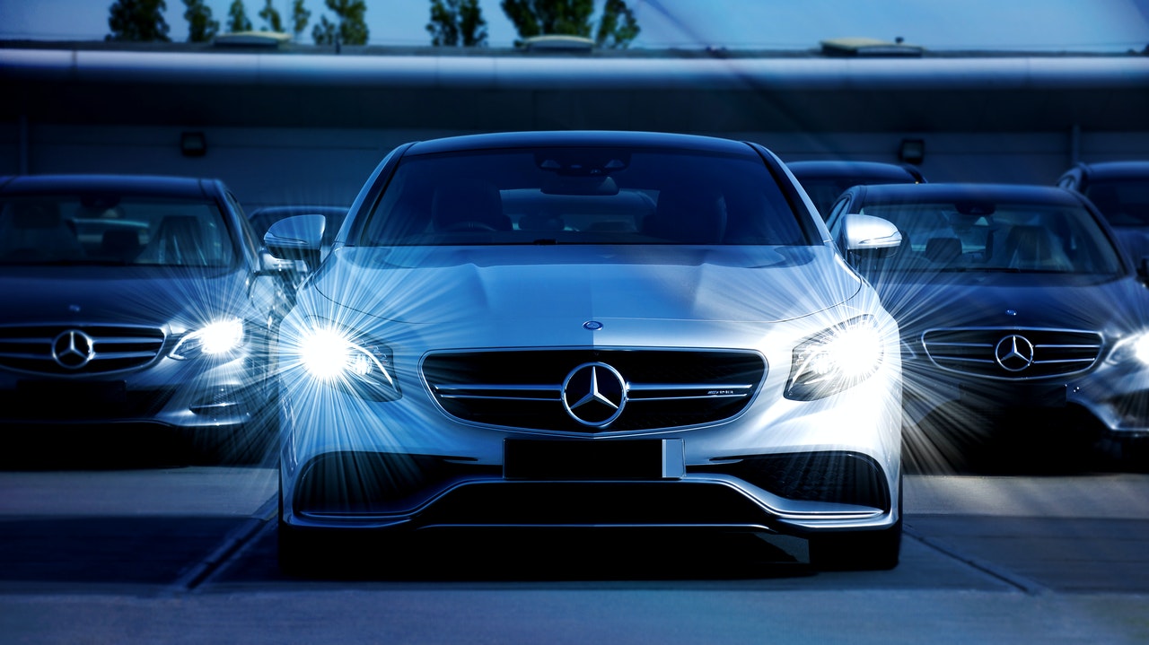 „Mercedes-Benz“ naudos daug energijos turintį silicio akumuliatorių G klasei