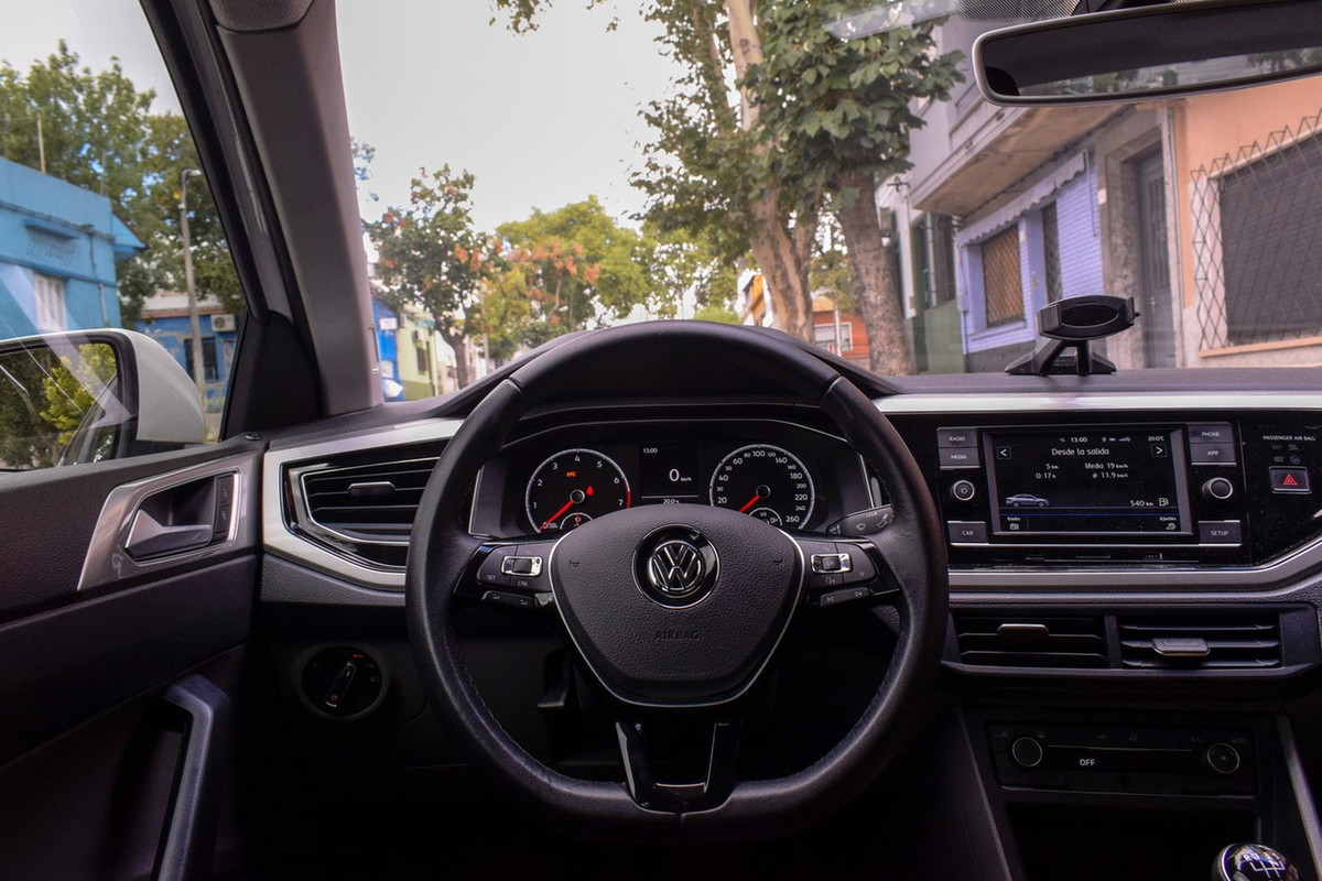 „Greenpeace“ remiamas ūkininkas padavė „Volkswagen“ į teismą dėl klimato kaitos