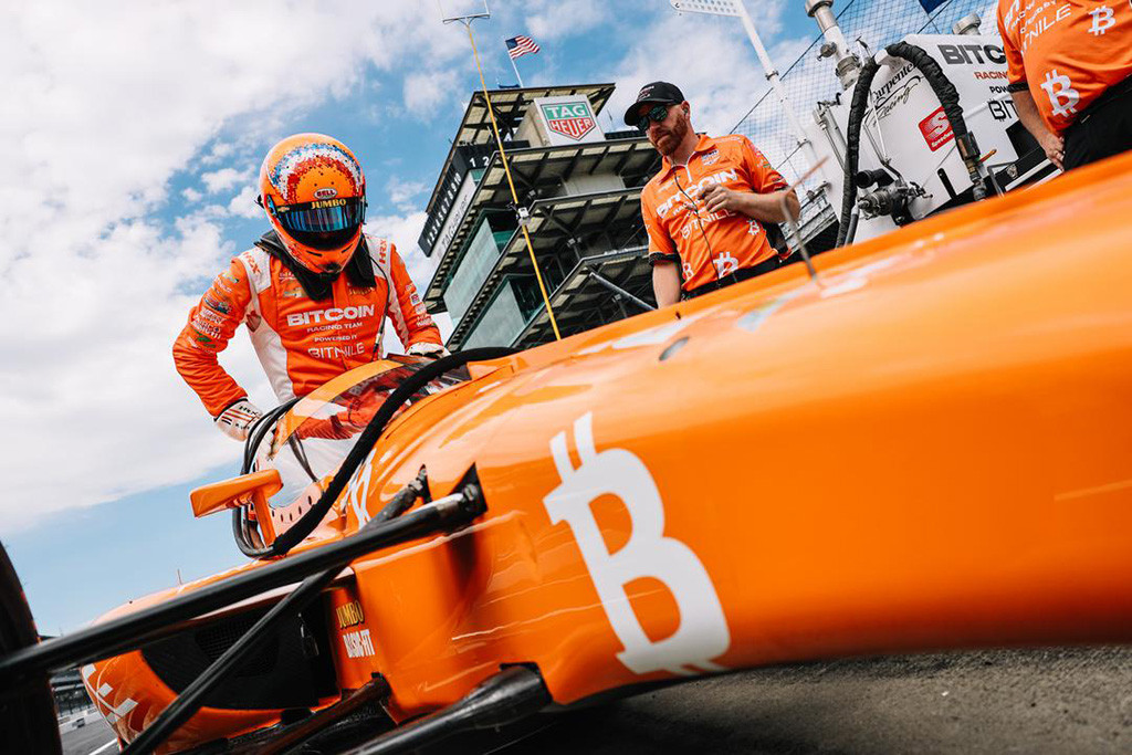 IndyCar. Pirmoje „Indy 500“ kvalifikacijoje greičiausias R. VeeKay