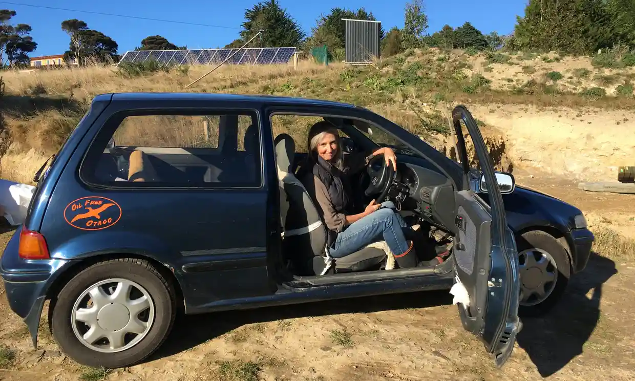 Moteris iš Naujosios Zelandijos sukūrė savo elektromobilį už 24 tūkst. JAV dolerių
