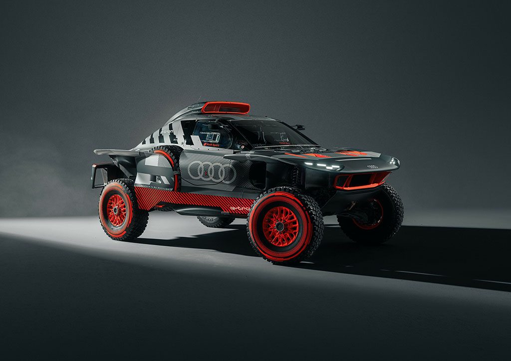 Dakaras. „Audi“ pristatė 2023 m. Dakaro raliui paruošta automobilį