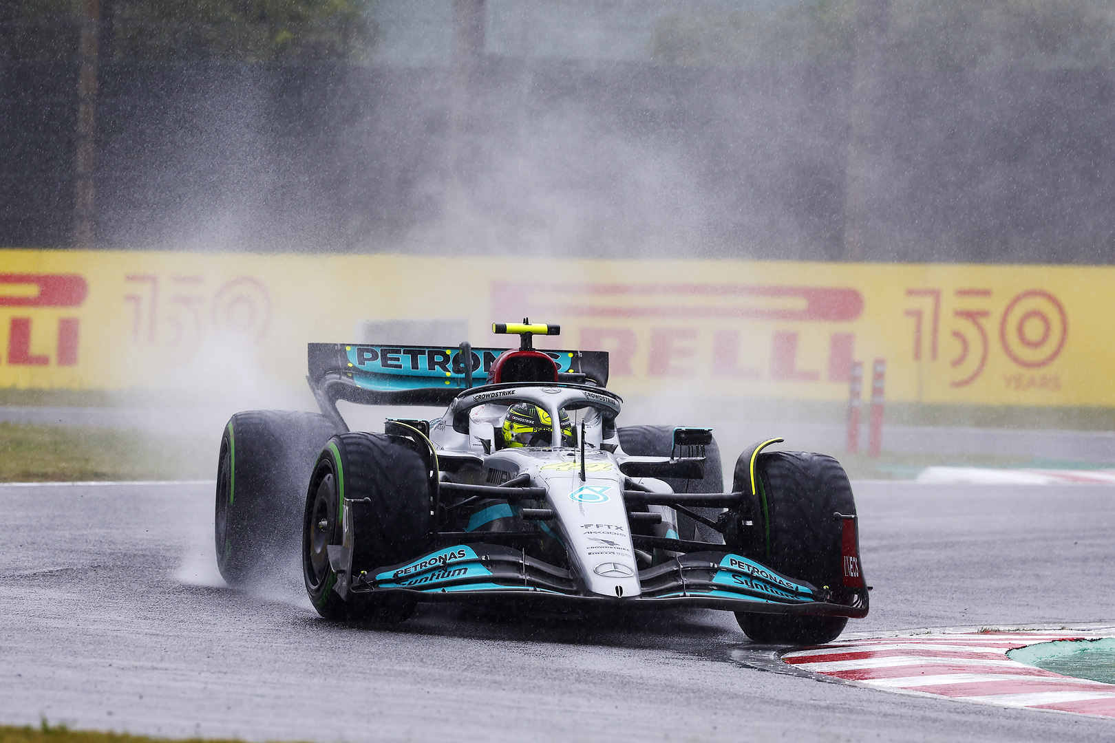 L. Hamiltonas: sausoje trasoje „Red Bull“ ir „Ferrari“ bus greitesnės