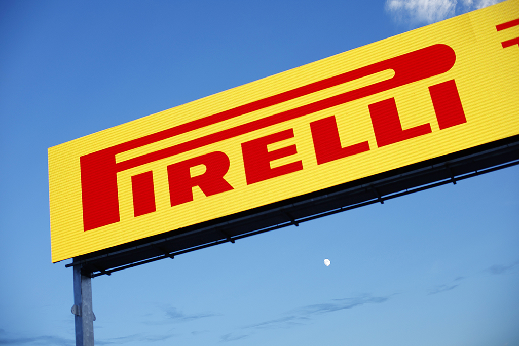 „Pirelli“ atsakė G. Russellui dėl padangų šildytuvų