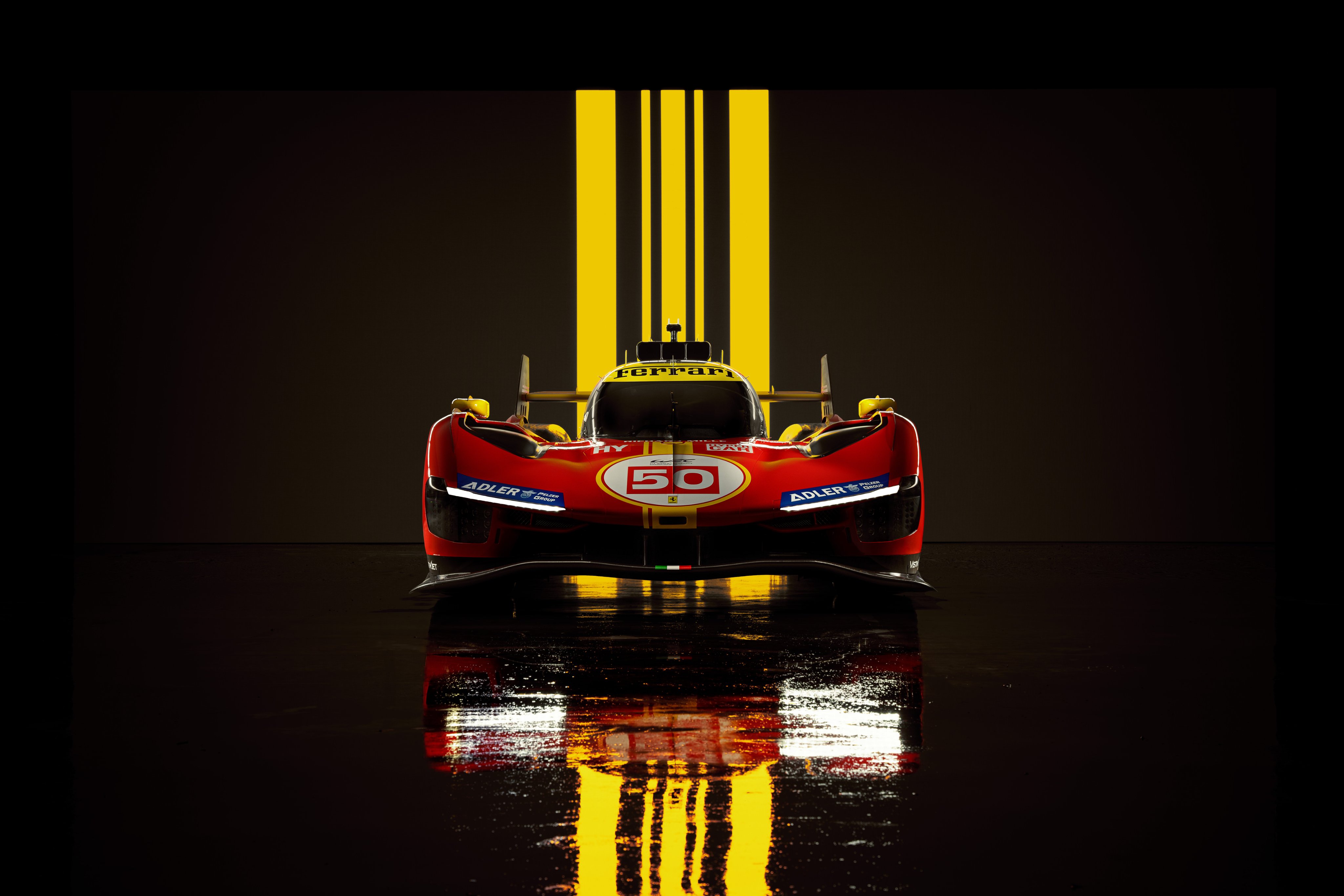 „Ferrari“ oficialiai pristatė „Hypercar“ prototipą