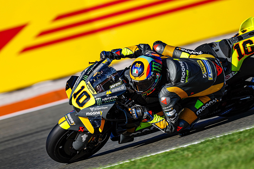 MotoGP. Valensijoje surengtuose bandymuose greičiausias L. Marini