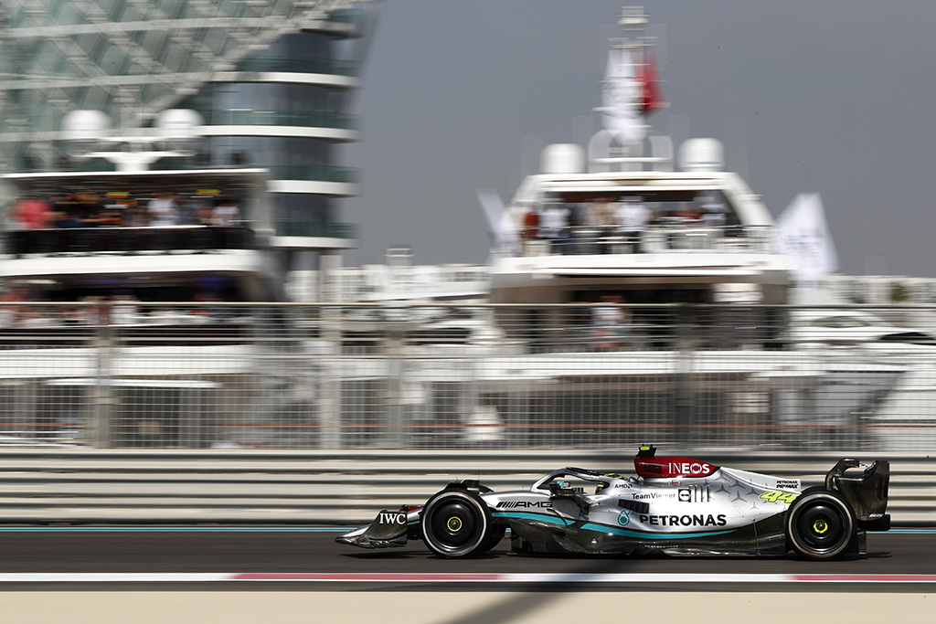 L. Hamiltonas: „Red Bull“ greitesni, bet „Mercedes“ atsilieka nedaug