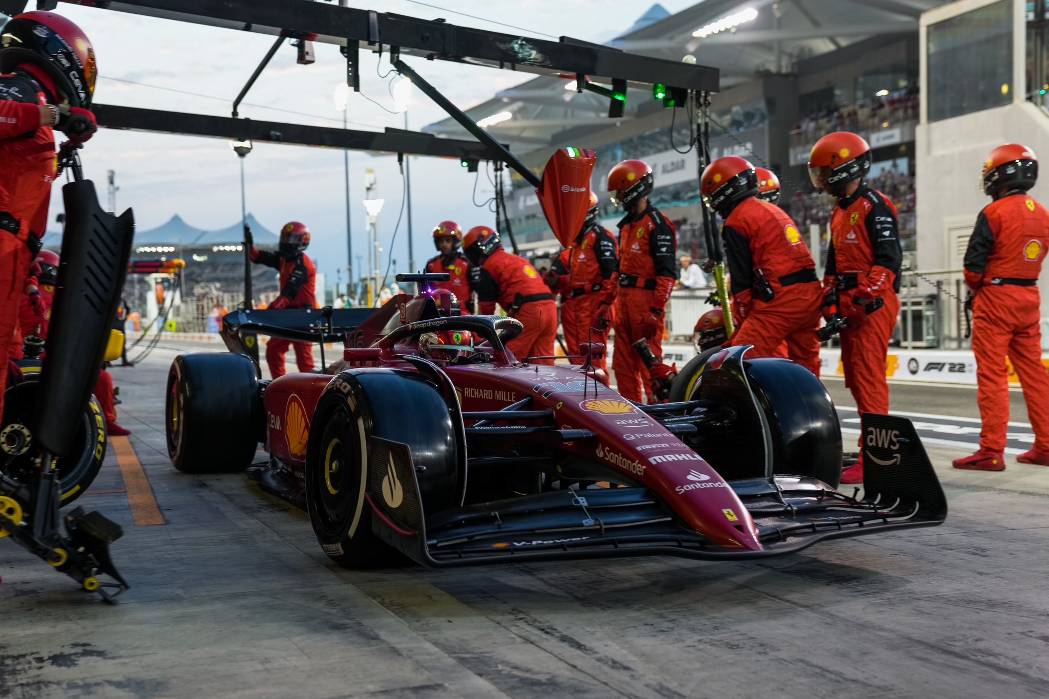 „Ferrari“ atstovai neįleisti į jėgainių tiekėjų susitikimą