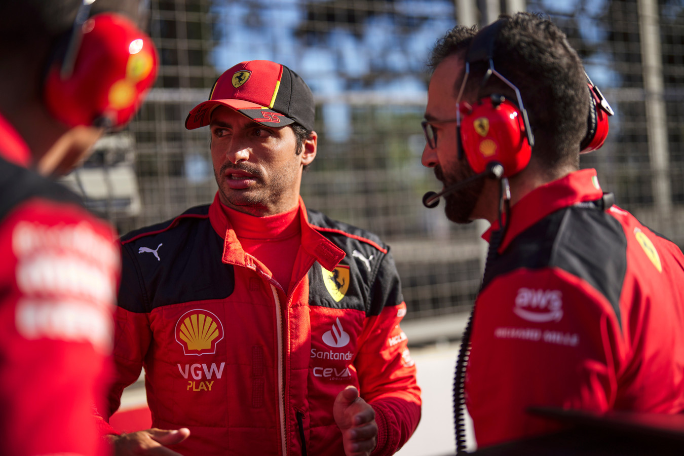 C. Sainzas: „Ferrari“ šiuo metu turi kitų prioritetų, nei pilotų kontraktų situacija