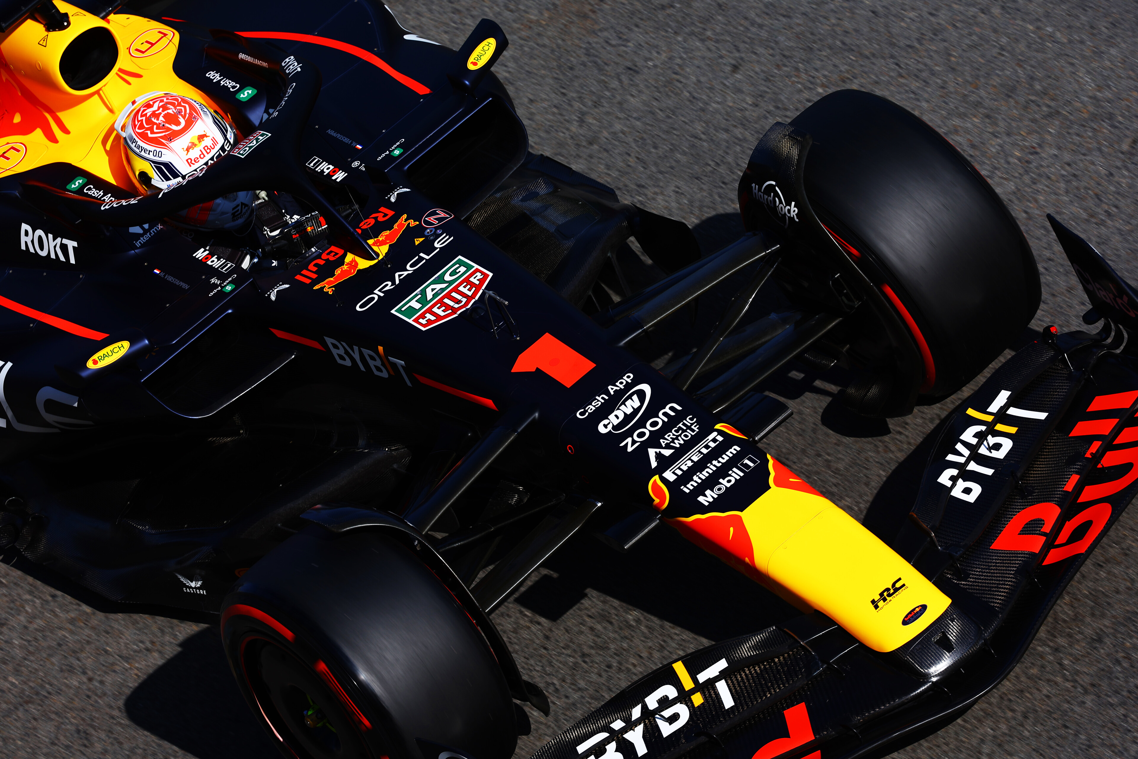 Ar galima nukopijuoti „Red Bull“ bolido dugną pagal Monako nuotraukas?