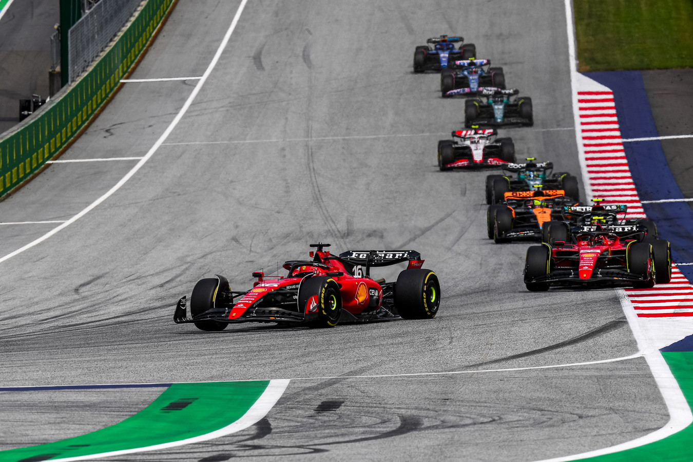 „Ferrari“ su optimizmu laukia Vengrijos