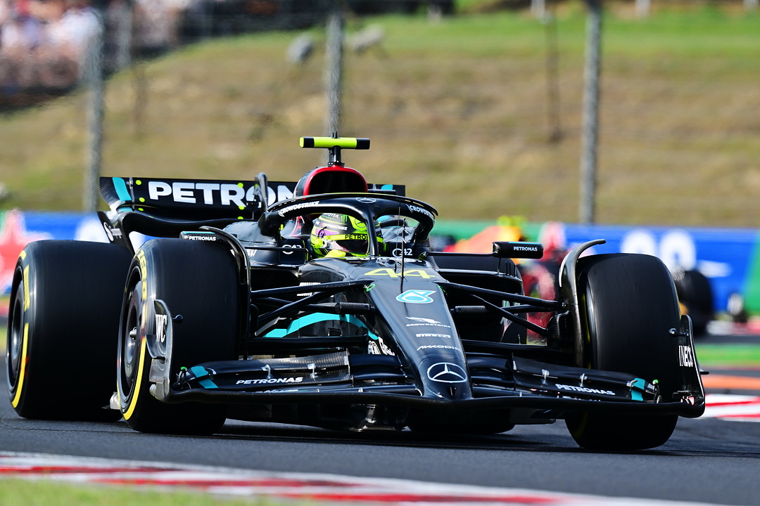 „Mercedes“ tiki, kad kitą sezoną pajėgs kovoti su „Red Bull“