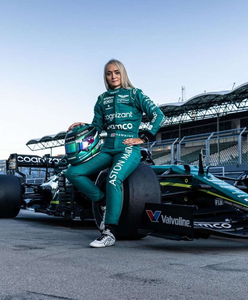 „Aston Martin“ suteikė galimybė bolidą išbandyti J. Hawkins